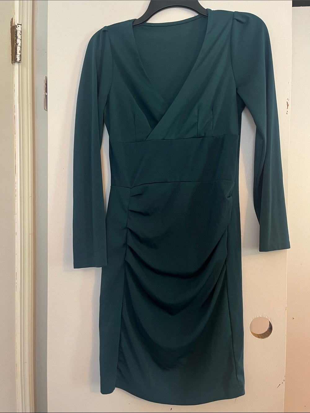 Women’s Emerald Green Long-Sleeve Ruched V-Neck Dress